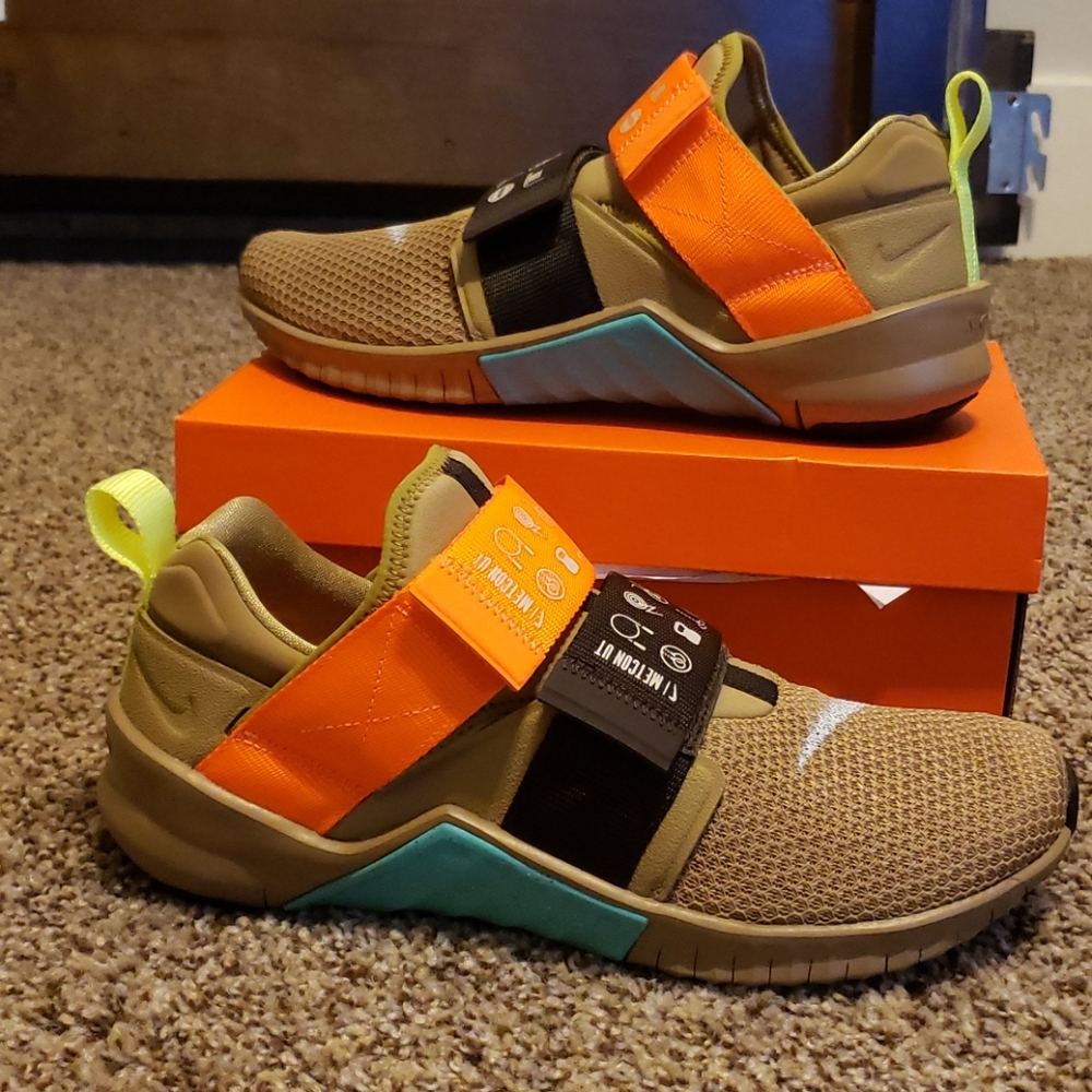Nike METCON 2 UT Sz 10.5 BEECHTREE/TOTAL ORANGE